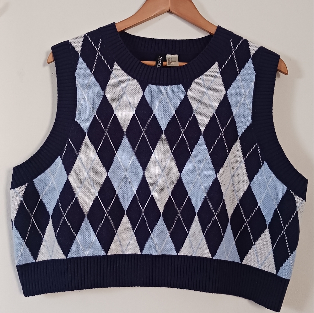 Divided H&M Sweater Vest Womans Size XL Blue Diamond Pattern Sleeveless